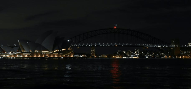 Diễn ra lần đầu tiên tại Sydney, cho đến nay , đã có khoảng 7.000 thành phố thuộc 172 quốc gia và vùng lãnh thổ hưởng ứng Giờ Trái đất